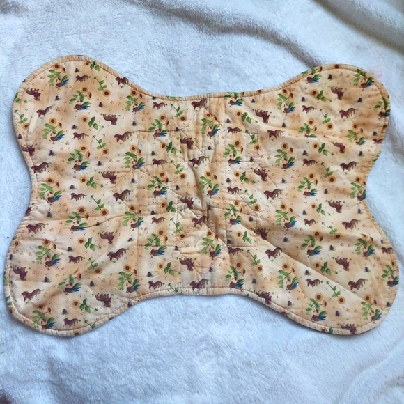 Cute Boho Placemat for Dogs Bowls - Picture 1 of 3